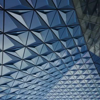 Formes géométriques d'une façade de bâtiment